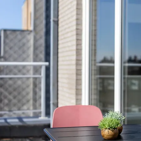 Penthouse Bij Leopoldpark Daire *