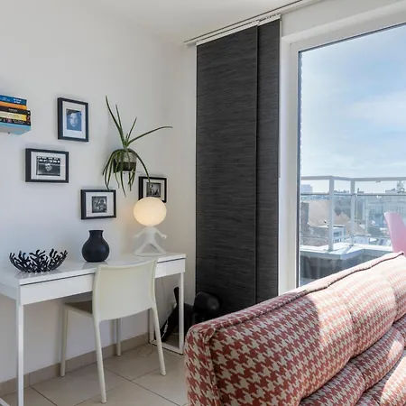 アパート Penthouse Bij Leopoldpark オステンド